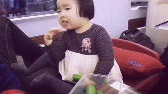 网红小蛮是谁,从美食博主到时尚偶像的蜕变之路